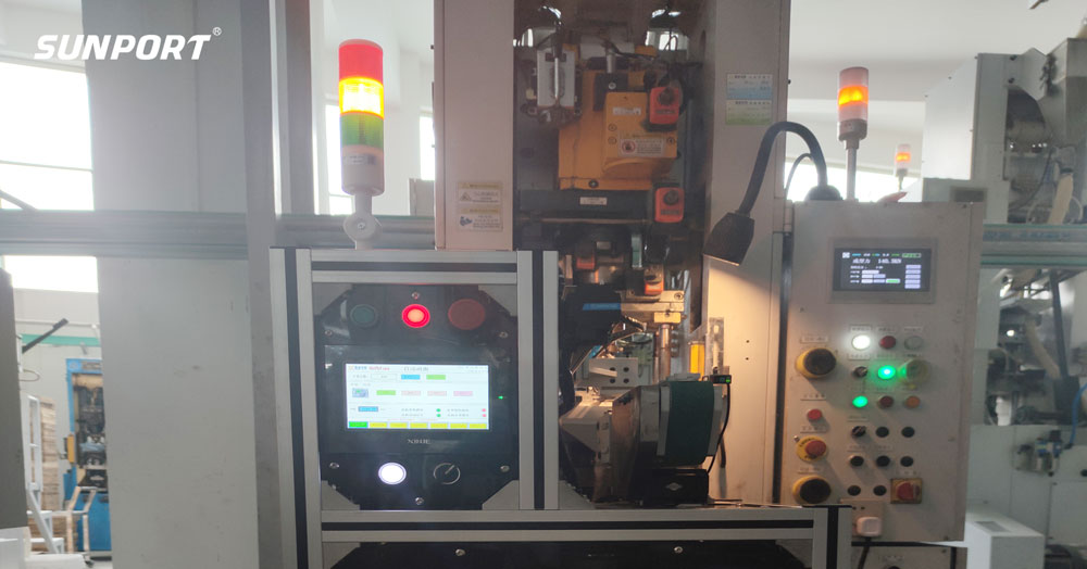 喜讯！尊龙抖圈官网智能粉料压机取料设备现已成功发货