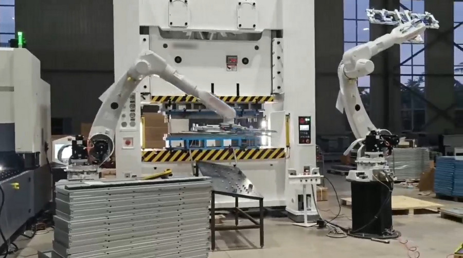 冲床、折弯机机器人上下料