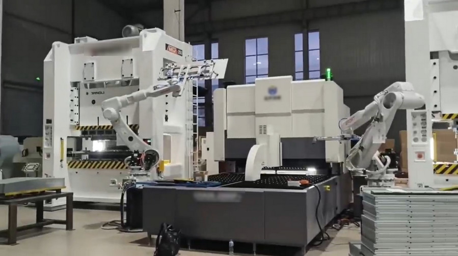 冲床、折弯机机器人上下料